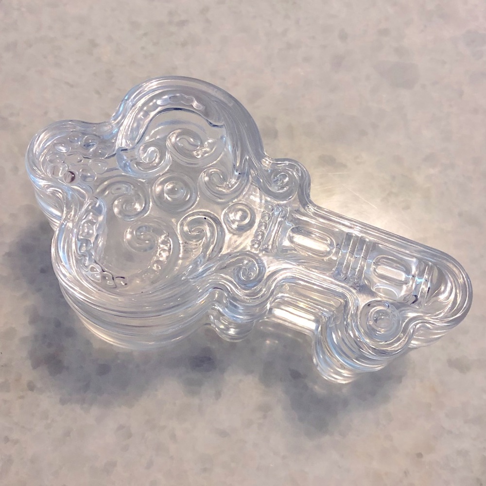 STUDIO CRYSTAL by Studio Silversmiths by Godinger Key Covered Trinket Box w/Lid